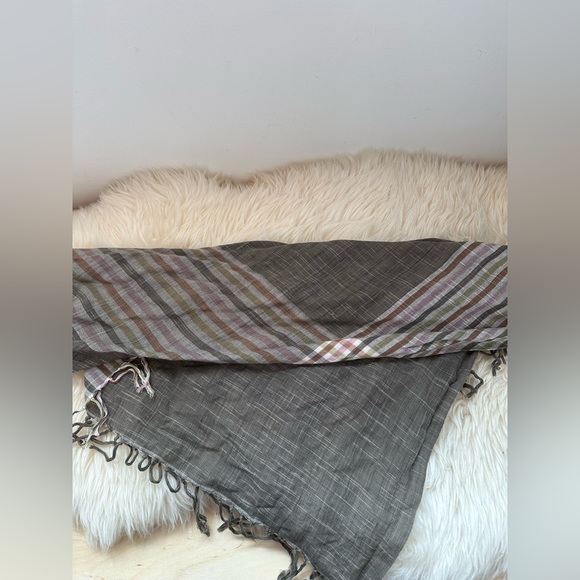 Scarf - Picture 2 of 3